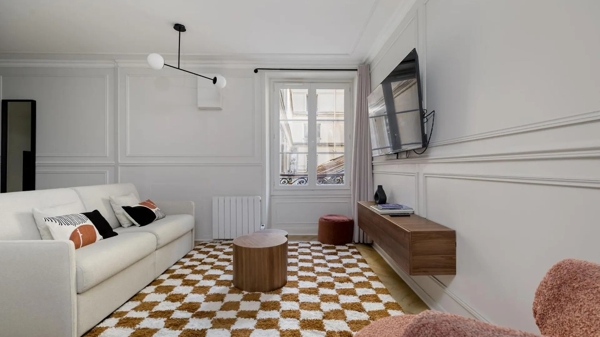 Poetic Stay - Saint Lazare Parigi 0*,