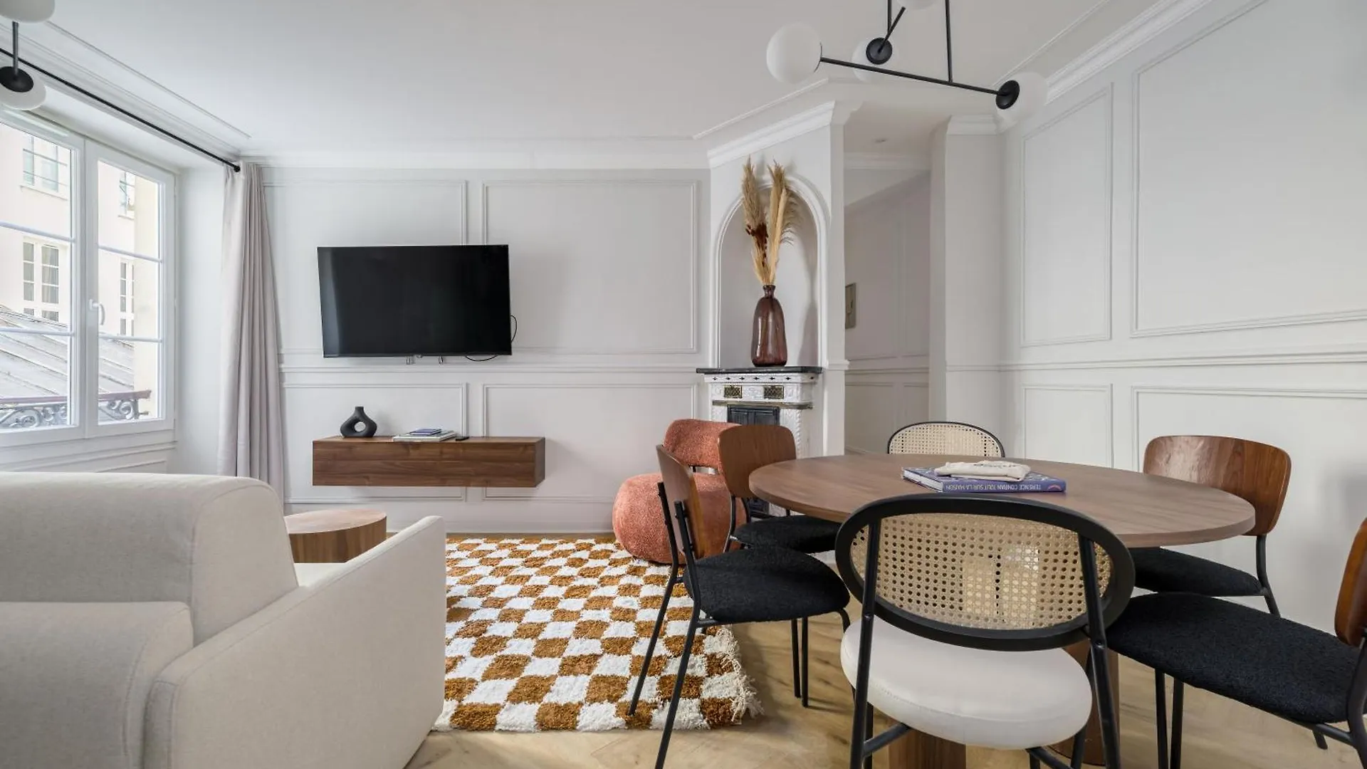 Poetic Stay - Saint Lazare Parigi 0*,